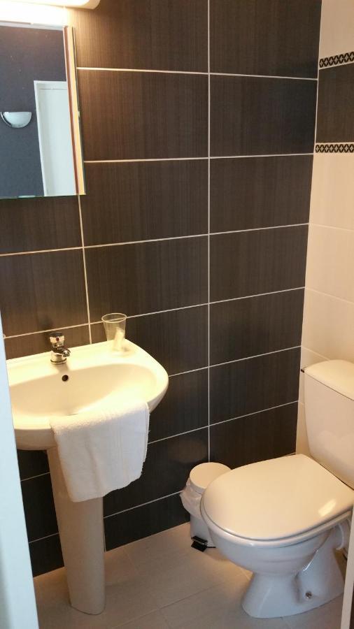 Le Grillon Hotell Pontorson Eksteriør bilde