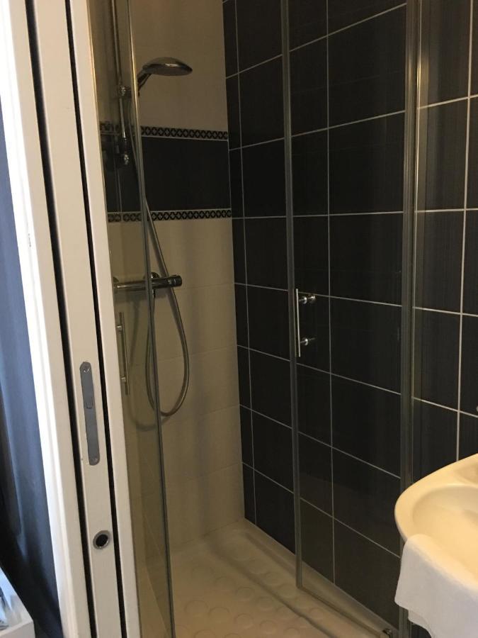 Le Grillon Hotell Pontorson Eksteriør bilde
